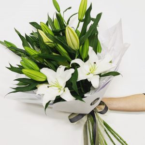 Artful Blooms Oriental lilly bouquet mornington peninsula flower delivery
